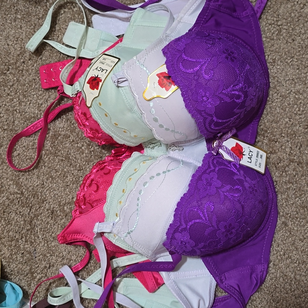 BRAND NEW BRA, 36B, DIFFERENT COLORS